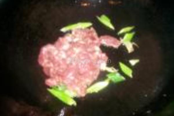 黄瓜木耳炒肉的做法图解4