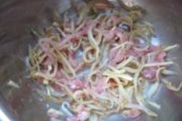 银鱼肉丝蒸藕片的做法图解3