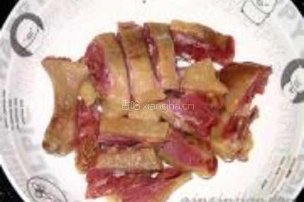 南瓜焖腊鸭腿的做法图解1
