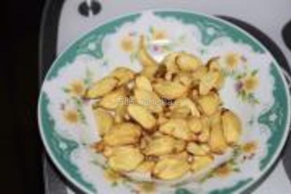 大蒜烧鲶鱼的做法图解6