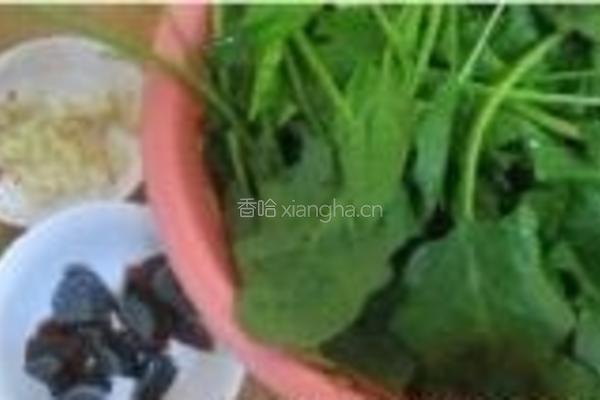 上汤皮蛋菠菜的做法图解1