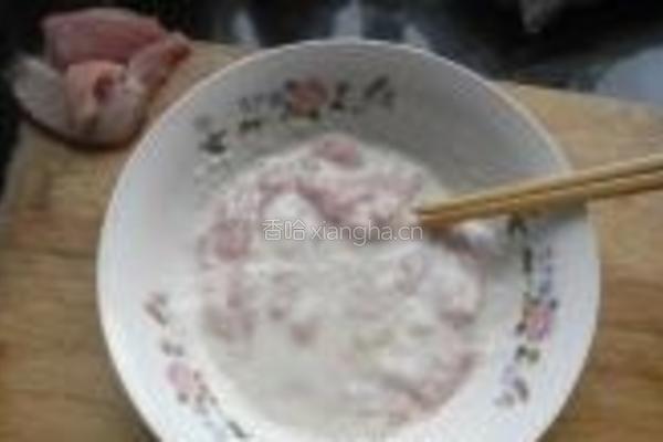 三色彩椒溜肉片的做法图解12