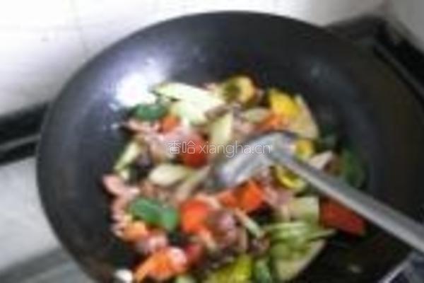 三色彩椒溜肉片的做法图解16
