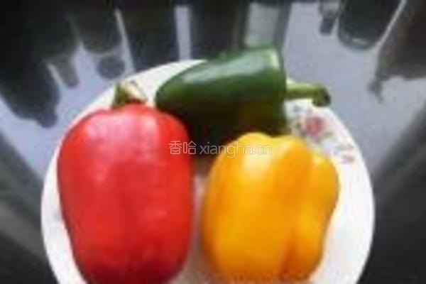 三色彩椒溜肉片的做法图解2