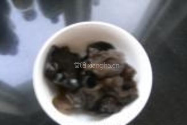 三色彩椒溜肉片的做法图解4
