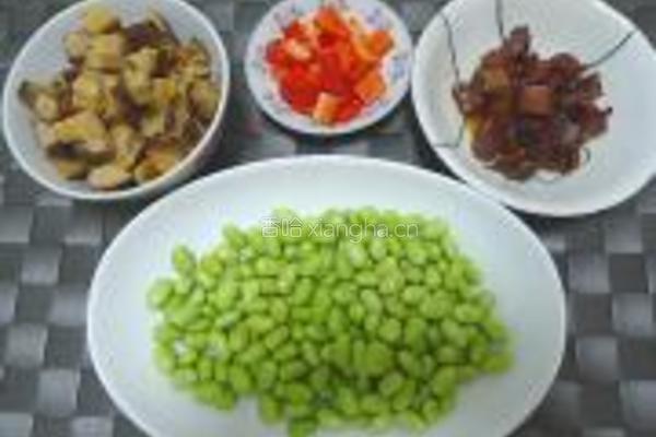 腊肉烧青豆的做法图解5