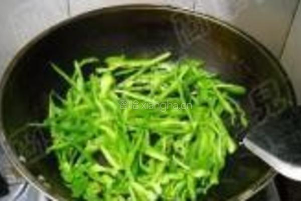 青椒榨菜五香干的做法图解4