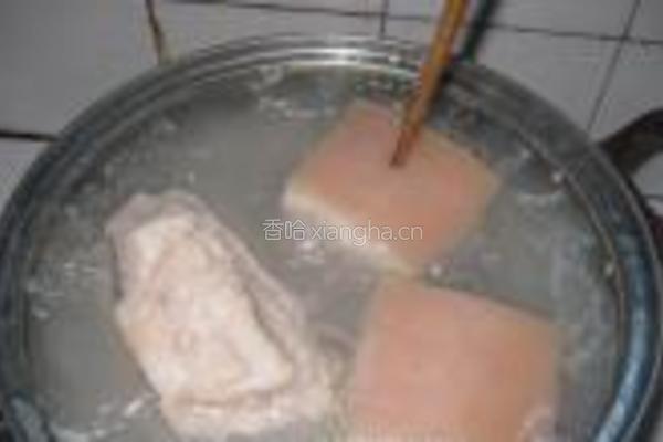 自制芋头扣肉的做法图解2