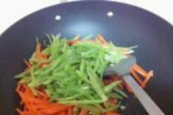 胡萝卜烩四季豆的做法图解7