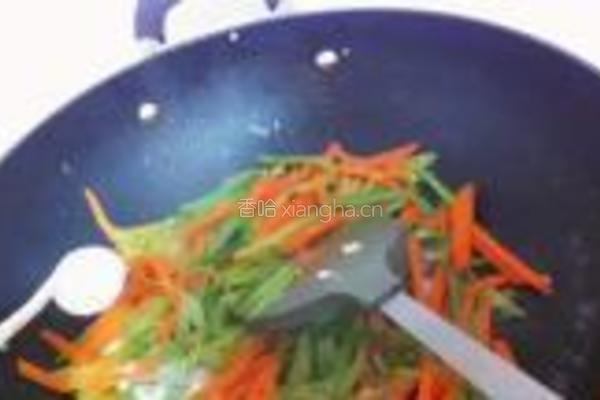 胡萝卜烩四季豆的做法图解8
