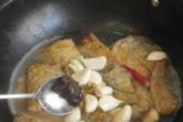 辣味蒜子带鱼的做法图解8