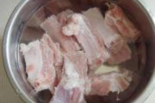 红酒蒜香烤猪排的做法图解3