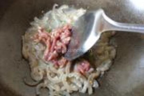 鱼干小炒水晶皮的做法图解11