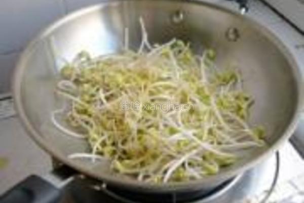 香菇鳕鱼豆芽汤的做法图解4