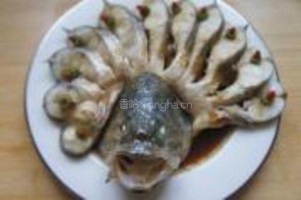 孔雀开屏鲈鱼的做法图解7