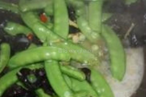 木耳炝荷兰豆的做法图解12