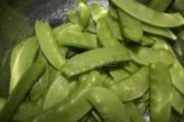 木耳炝荷兰豆的做法图解3