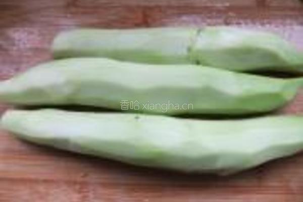 芥末松仁拌芥蓝的做法图解2