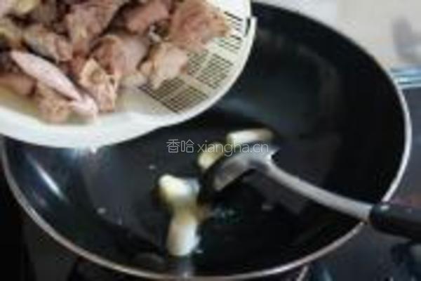 小鸡炖蘑菇的做法图解3