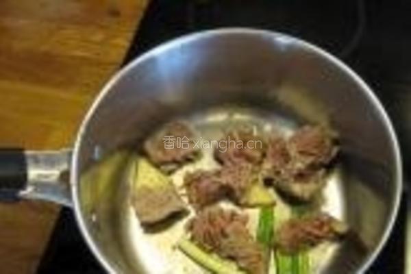 蘑菇焖牛肉的做法图解6