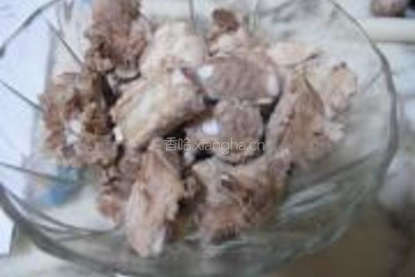 荷香糯米蒸排骨的做法图解3
