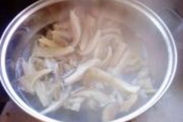 香辣粉皮炖蘑菇的做法图解2