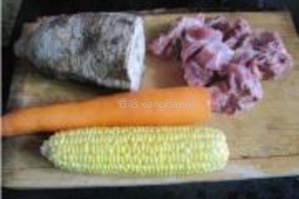 粉葛玉米骨头汤的做法图解1