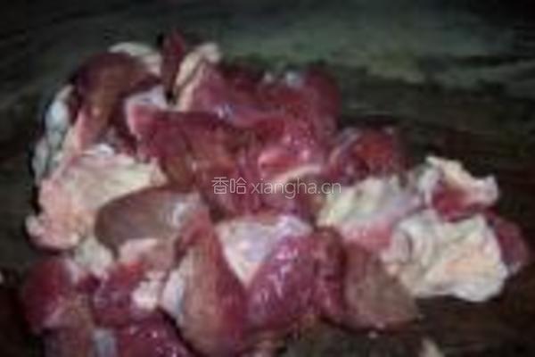 番茄胡萝卜炖牛腩的做法图解1