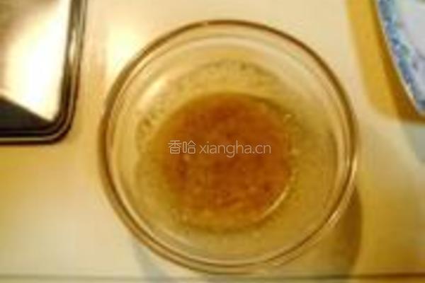 桃仁鸡丁的做法图解1