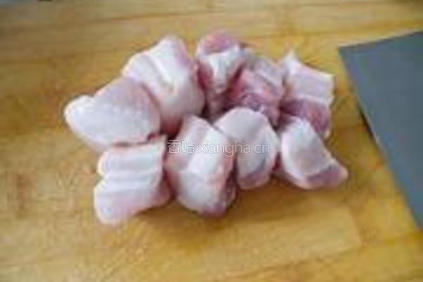 荷叶粉蒸肉的做法图解1