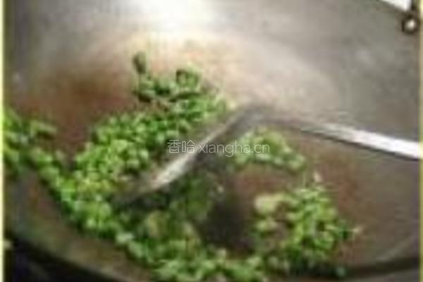 豆角鸡胗粒的做法图解4