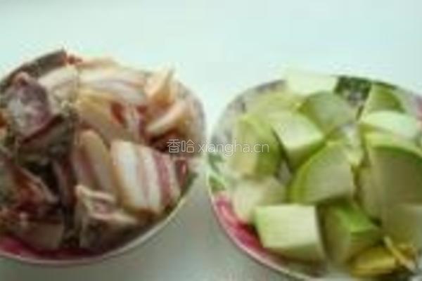 青萝卜炖腊肉的做法图解3