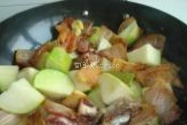 青萝卜炖腊肉的做法图解7