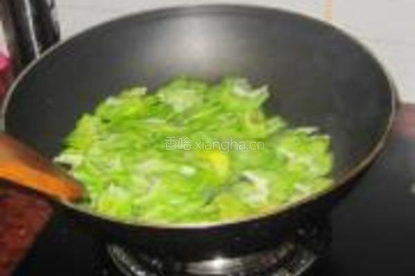 豆豉鲮鱼炒苦瓜的做法图解4
