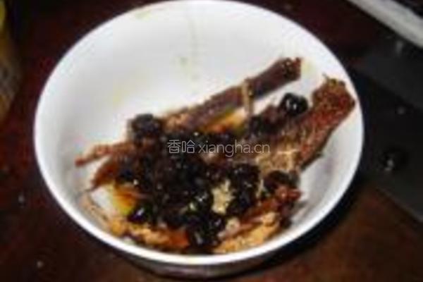 豆豉鲮鱼炒苦瓜的做法图解5