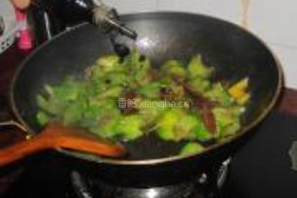 豆豉鲮鱼炒苦瓜的做法图解9