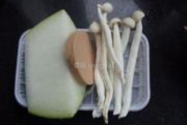 冬瓜条煸海鲜菇的做法图解1