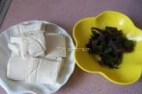 紫苏煎豆腐的做法图解2