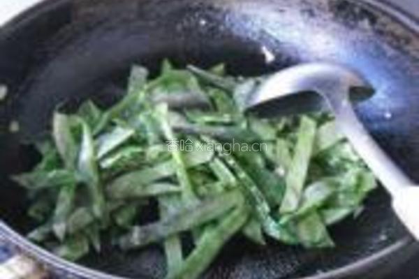 黄花菜烧扁豆的做法图解4