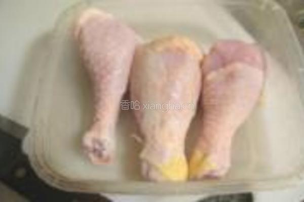辣椒煸鸡腿的做法图解1