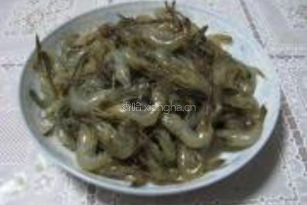 水煮河虾的做法图解1