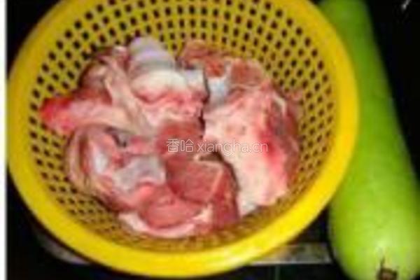 猪骨瓠子汤的做法图解1