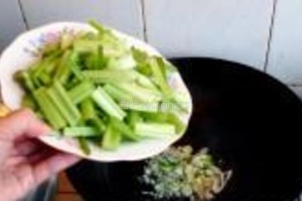 酱炒芹菜肉丝的做法图解4