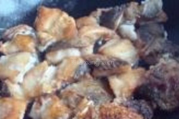 酸菜大茴焖的做法图解5