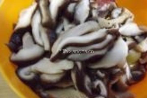 红酒排骨鹌鹑蛋的做法图解4