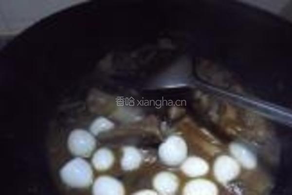 红酒排骨鹌鹑蛋的做法图解8