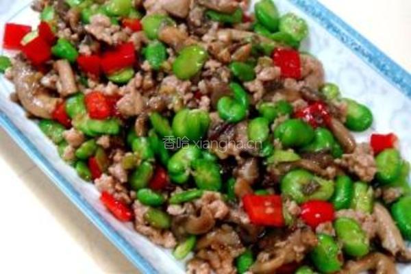 鸡腿菇炒芽豆