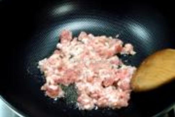 鸡腿菇炒芽豆的做法图解2
