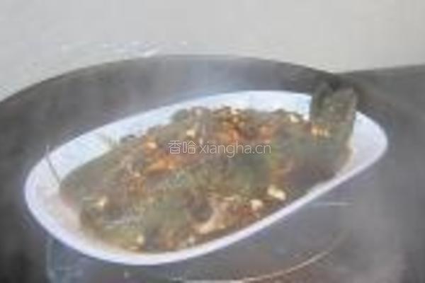 蒜头豆豉蒸黄骨鱼的做法图解5