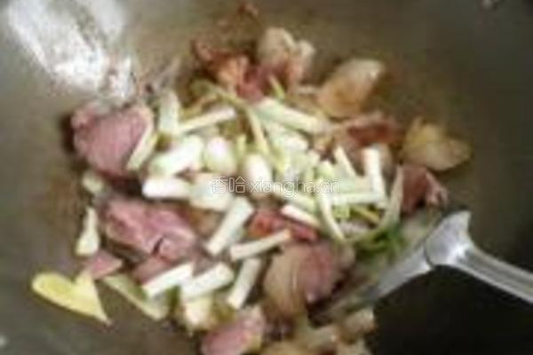 腊肉炒藠头的做法图解7
